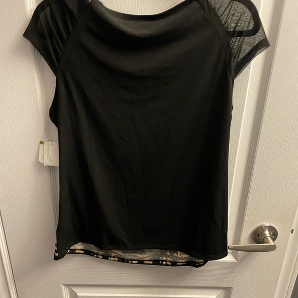 Anne Klein capped shear sleeve blouse pattered front and plain black back w tags - Picture 6 of 7
